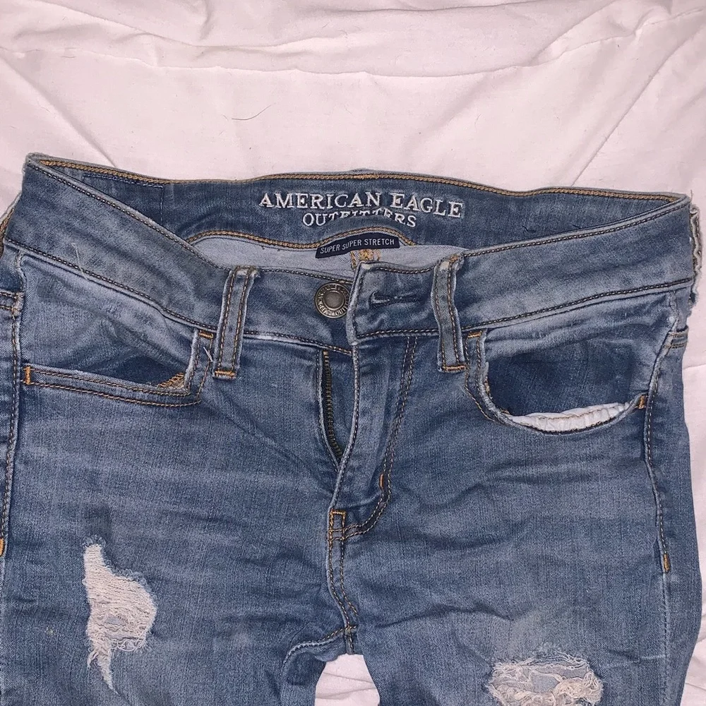 American Eagle Outfitters Jegging Distressed - Picture 3 of 4